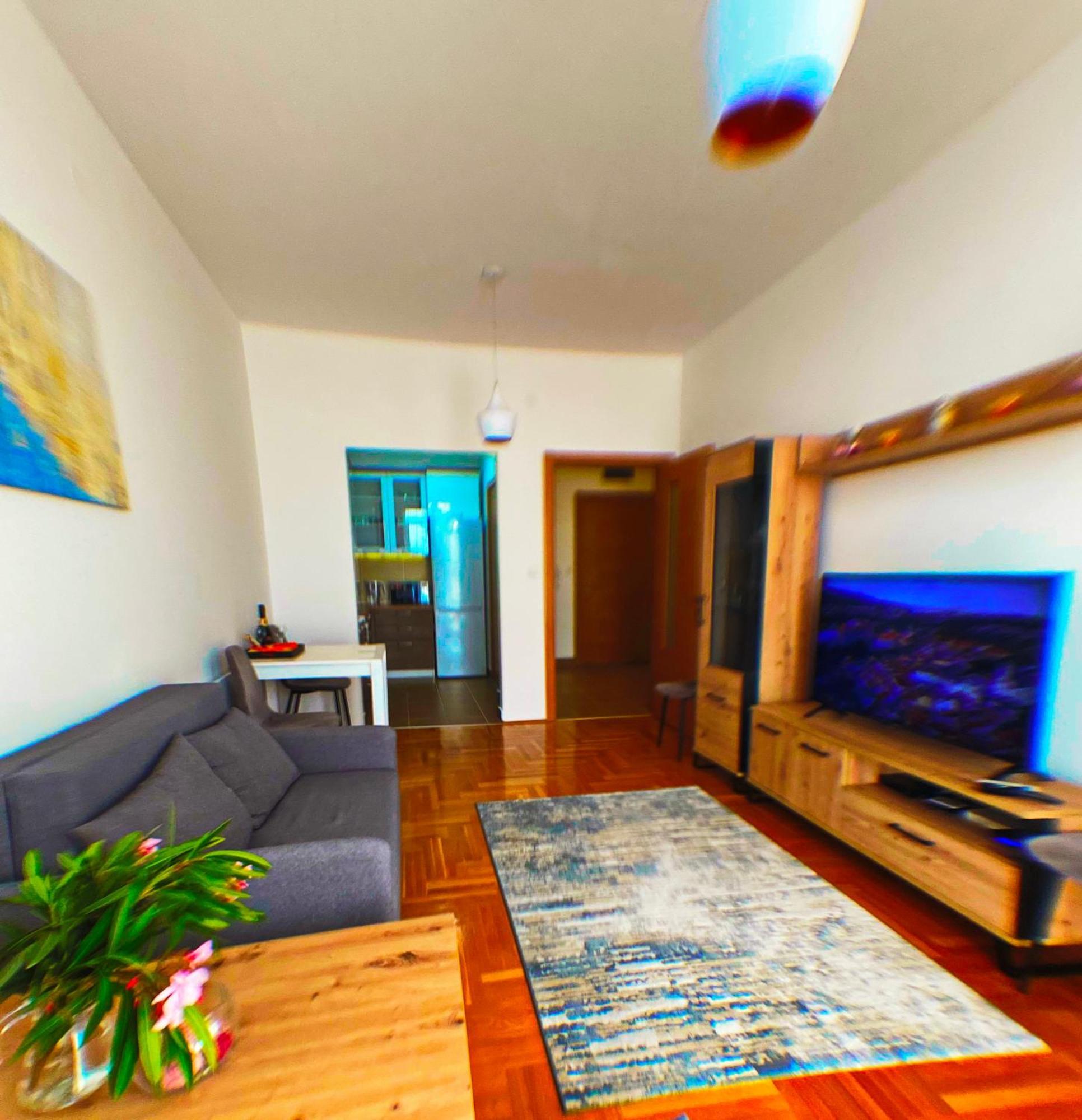 Apartment Sova Тиват Экстерьер фото